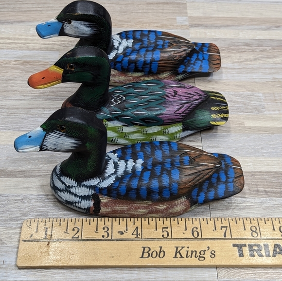 3 Wooden Carved Hand Painted Ducks - Picture 11 of 13